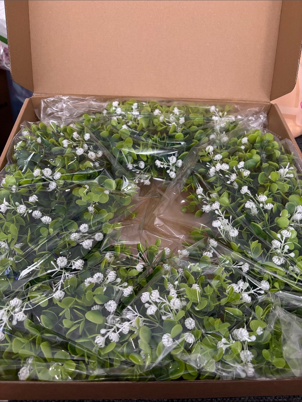 Modalove 20'' Boxwood Wreath